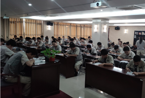 素質(zhì)就業(yè)，技能立業(yè)